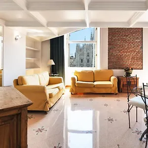 Apartment Duomo Cathedral View - Luxury Milan