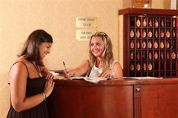 **  Hotel Acropoli Roma İtalya