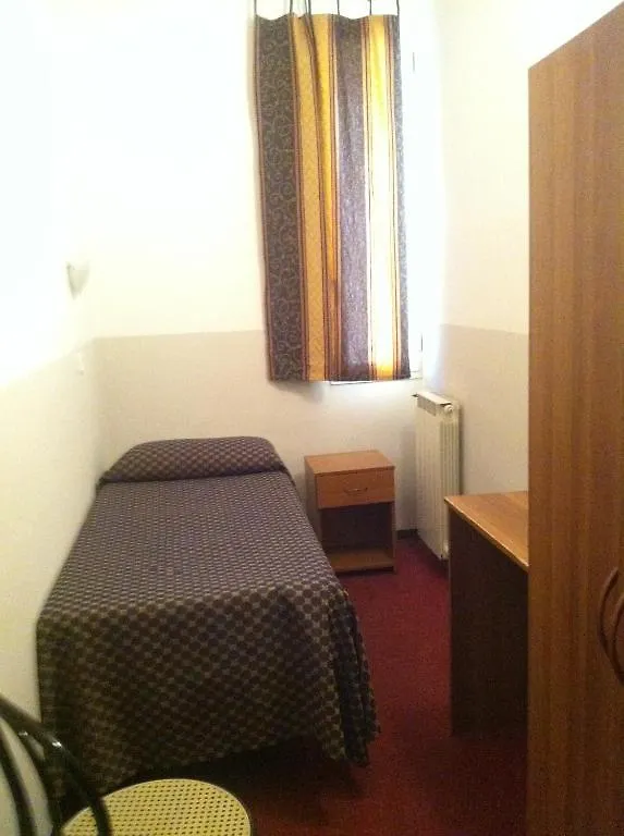 Hotel Acropoli Roma 2*,  İtalya